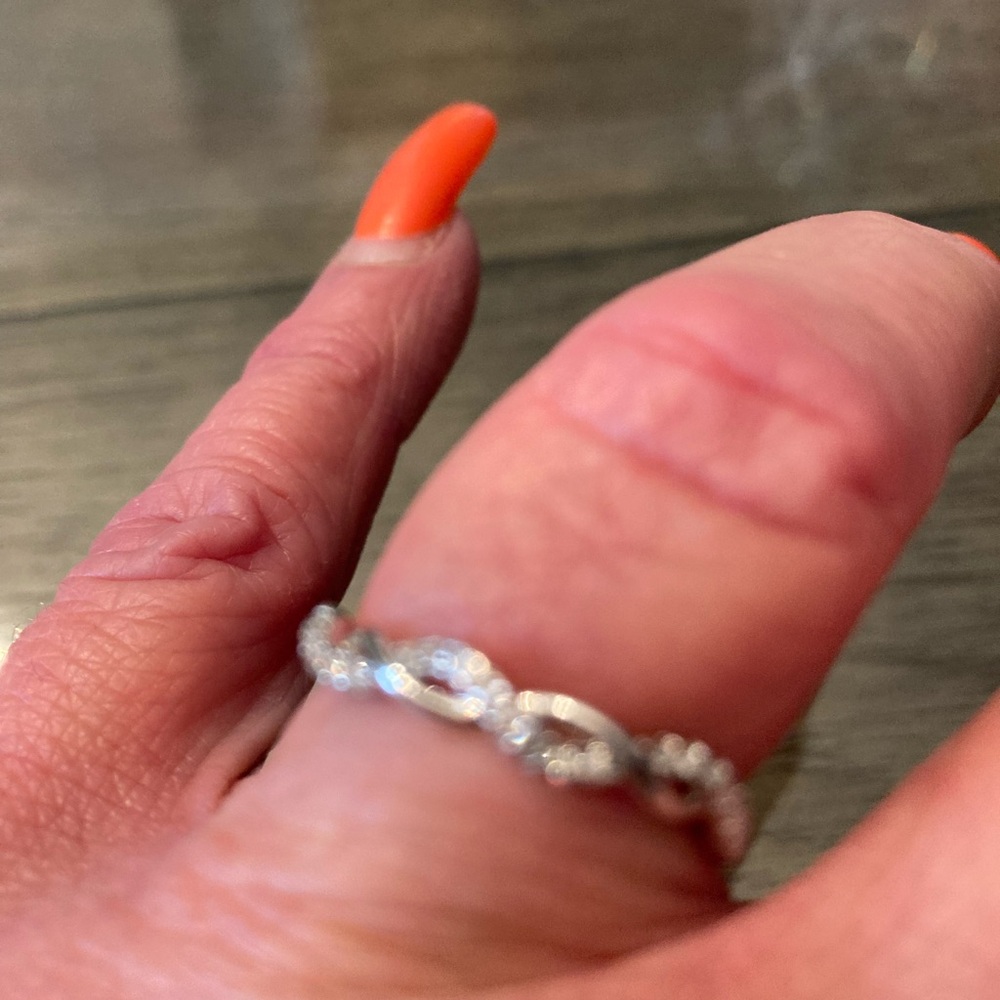 Ring- Size 7 Silver Cubic Zirconia  twist ring NWT - Picture 8 of 12